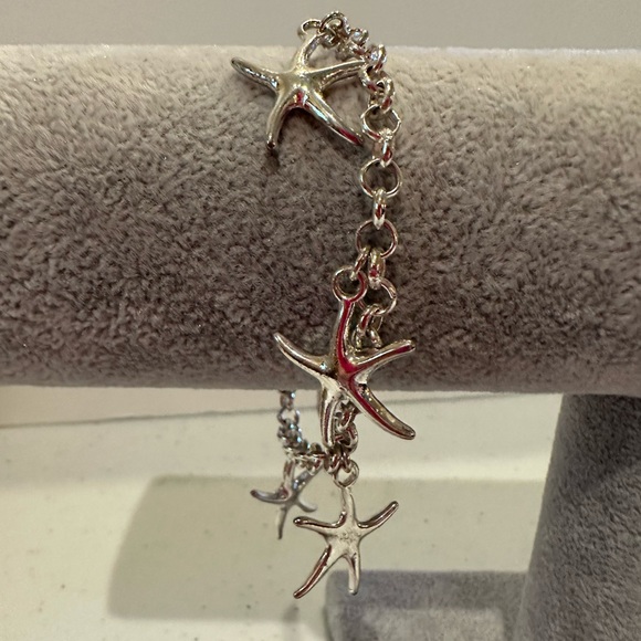 NWT Luxury Divas Charm Bracelet silver with starfish charms - Picture 6 of 13